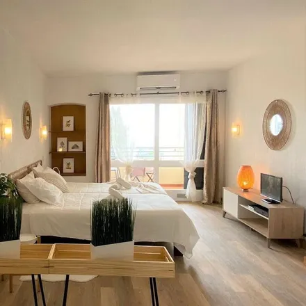 Rent this studio apartment on 8200-188 Distrito de Évora