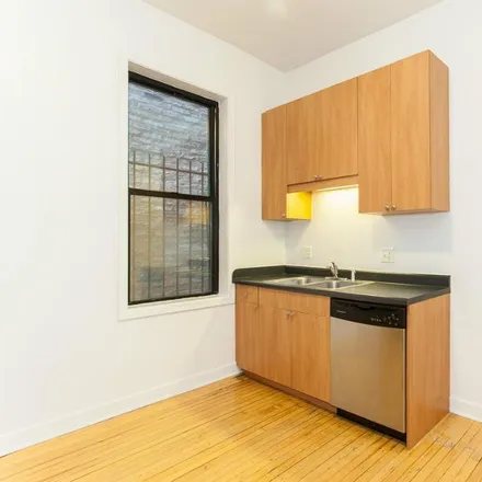 Rent this 2 bed apartment on 2134 West Concord Place
