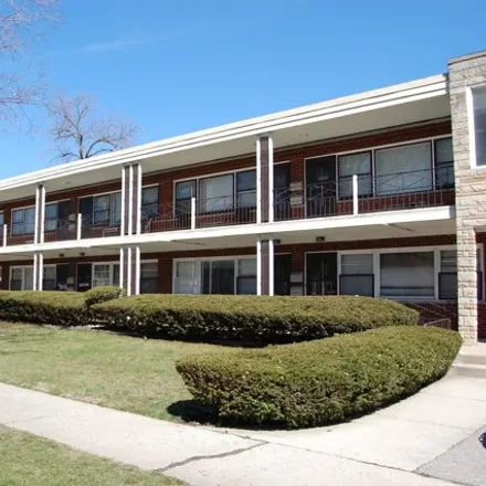 Rent this 1 bed condo on 1174 Augusta Street in Oak Park, IL 60302