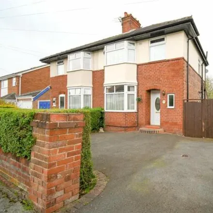 Buy this 3 bed duplex on Avondale Avenue in Moreton, CH46 9PJ