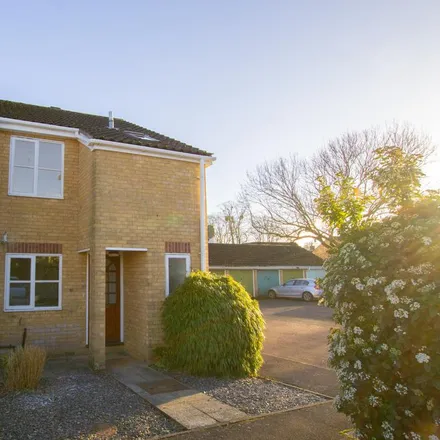 Rent this 2 bed townhouse on Lee Close in Cottenham, CB24 8AG