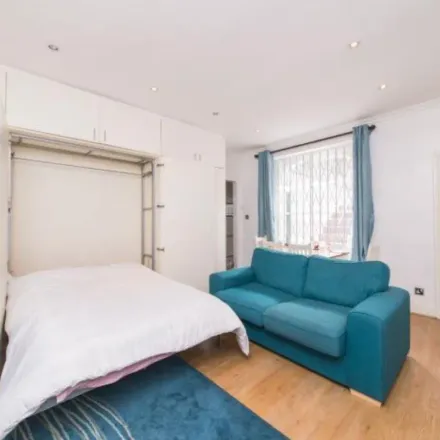 Rent this 1 bed apartment on 42 Bell Street in London, NW1 5AW