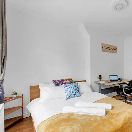 Image 6 - London, W6 9QQ, United Kingdom - Apartment for rent