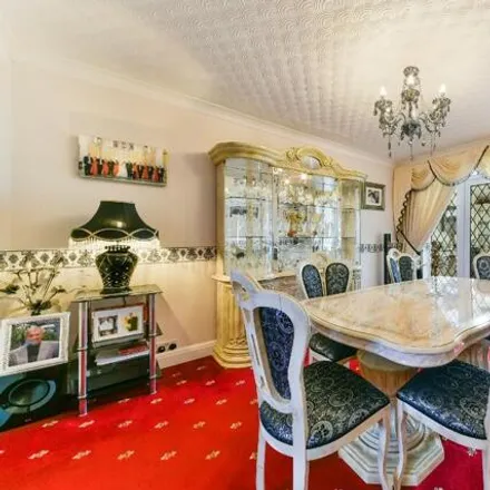 Image 5 - Broomgrove Gardens, South Stanmore, London, HA8 5RN, United Kingdom - Duplex for sale