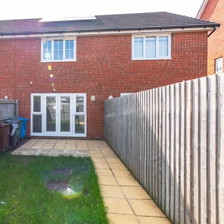 Image 3 - South Chadderton, Rose Street, Chadderton, OL9 8ER, United Kingdom - Townhouse for rent