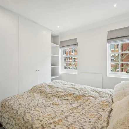 Rent this 2 bed apartment on 31 Draycott Avenue in London, SW3 3AA