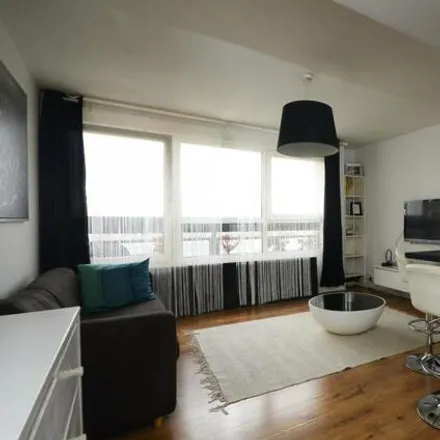 Image 1 - Columbia Point, Moodkee Street, Canada Water, London, SE16 7BH, United Kingdom - Apartment for sale