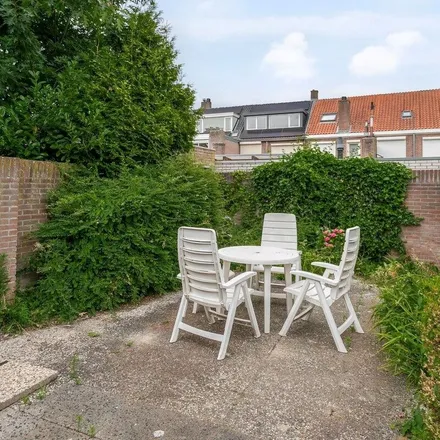 Rent this 4 bed apartment on Hellebaardstraat 15 in 5021 EC Tilburg, Netherlands