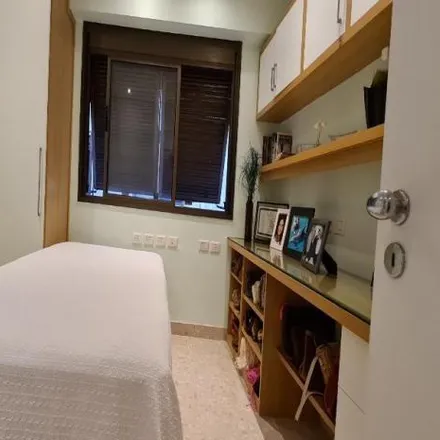 Buy this 3 bed apartment on Terminal Alvorada - Arquiteto Jaime Lerner in Avenida das Américas, Barra da Tijuca