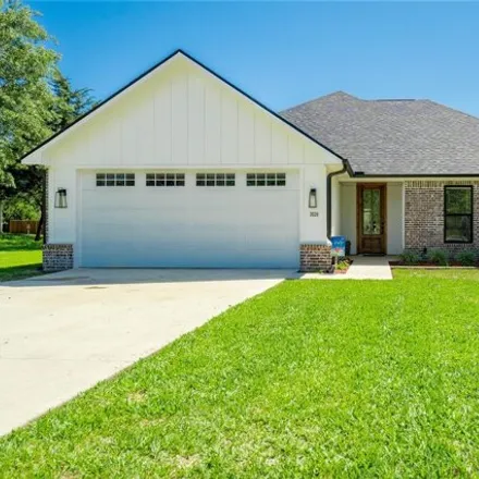 Buy this 4 bed house on Elizabeth in Henderson County, TX 75752