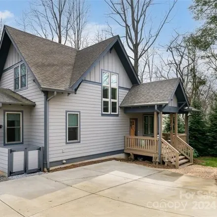 Buy this 4 bed house on 174 Virginia Avenue in Asheville, NC 28806