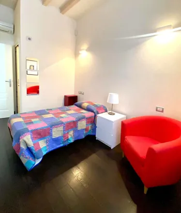 Rent this 2 bed apartment on Via Plinio in 30, 20129 Milan MI