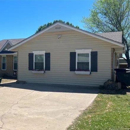 Buy this 5 bed house on 1549 Joseph Lane in Fort Gibson, Muskogee County