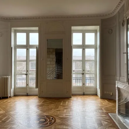 Rent this 5 bed apartment on 10 Rue de Nantes in 33300 Bordeaux, France