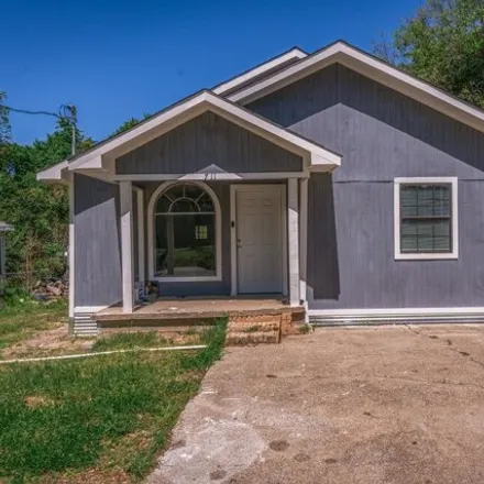 Buy this 2 bed house on 745 Wood Street in Henderson, TX 75652