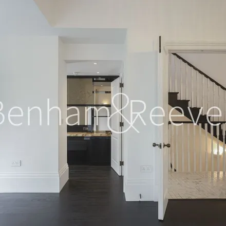 Image 1 - Hail & Ride Grange Road, The Common, London, W5 3JF, United Kingdom - Townhouse for rent