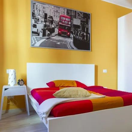 Rent this 4 bed room on Via Edoardo Mascheroni in 35132 Padua Province of Padua, Italy