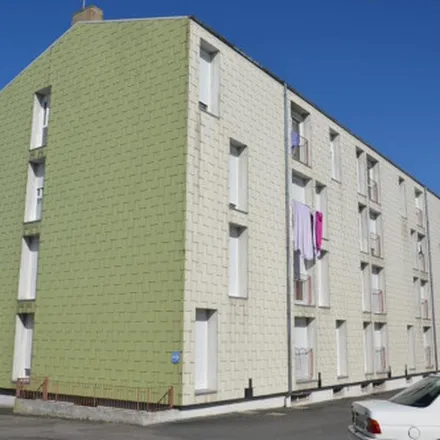 Rent this 4 bed apartment on 4 Rue du Puits in 36100 Issoudun, France