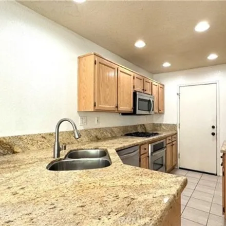 Image 5 - 7392 Stonebrook Place, Rancho Cucamonga, CA 91730, USA - Condo for rent