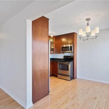 Image 3 - Gremar Apartments, 821 Douglas Avenue, Minneapolis, MN 55403, USA - Condo for rent