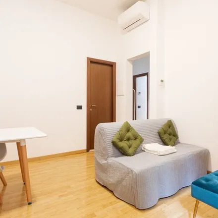 Image 5 - Chicche di Calze, Corso Magenta 27, 20123 Milan MI, Italy - Apartment for rent
