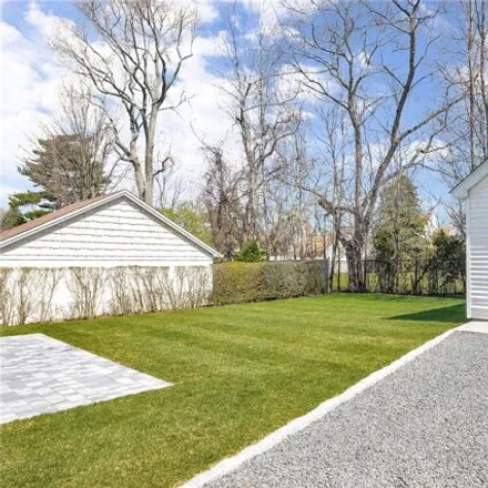 Image 5 - 390 Burkhard Avenue, Village of Mineola, North Hempstead, NY 11501, USA - House for sale