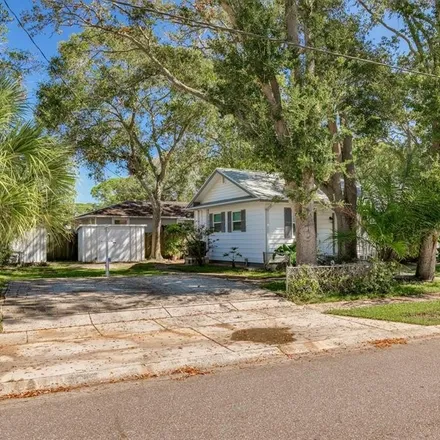 Image 2 - 141 Southwest Lincoln Circle North, Saint Petersburg, FL 33703, USA - House for sale