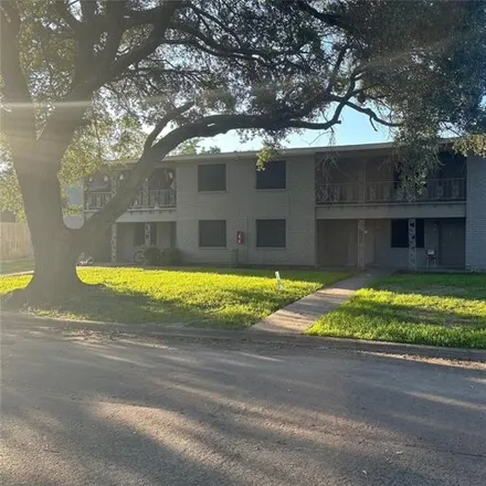 Rent this 2 bed condo on 1800 Florida Drive in Seabrook, TX 77586