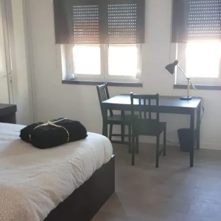 Rent this 3 bed room on The Gift in Rua Afonso de Paiva, 2780-052 Oeiras