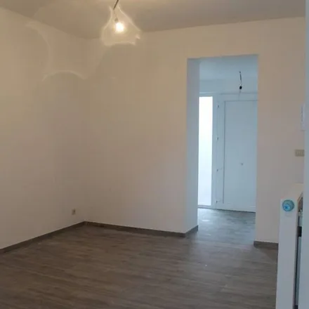 Image 4 - Rue de Jumet 70, 6041 Charleroi, Belgium - Apartment for rent