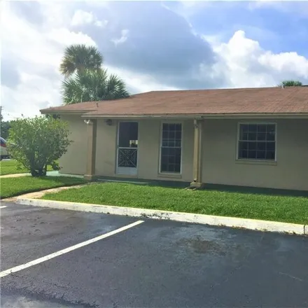 Rent this 3 bed condo on 1076 West Catherine Street in Kissimmee, FL 34741