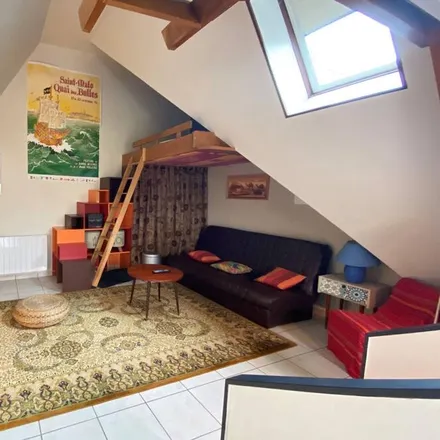 Rent this studio apartment on Saint-Briac-sur-Mer in 1 Place du Centre, 35800 Saint-Briac-sur-Mer