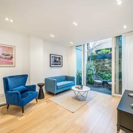 Rent this 3 bed apartment on Headfort Place in London, SW1X 7DL