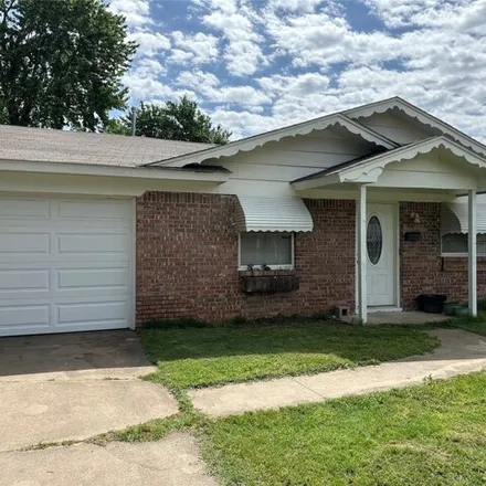 Buy this 2 bed house on 2271 South Park Street in Sapulpa, OK 74066