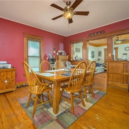 Image 4 - 224 Ann Street, Paris, IL 61944, USA - House for sale