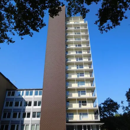 Rent this 3 bed apartment on Alfredstraße 140 in 45131 Essen, Germany