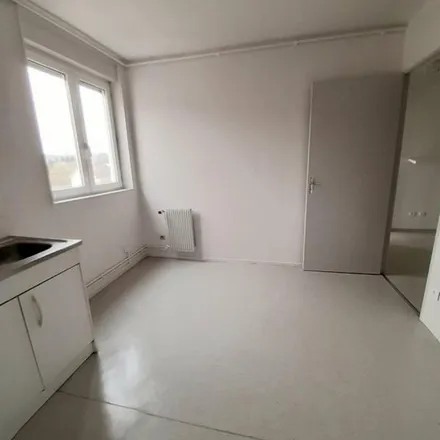 Rent this 3 bed apartment on 20 Rue Pierre Mendès France in 70400 Héricourt, France