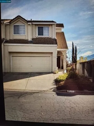 Rent this 3 bed house on 5177 Muirfield Ln in Concord, California