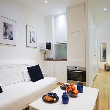 Rent this 1 bed apartment on Paris