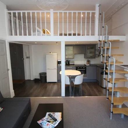 Image 8 - London, W14 8TL, United Kingdom - Apartment for rent