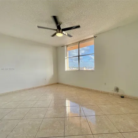 Image 6 - 810 West 38th Terrace, Hialeah, FL 33012, USA - Apartment for rent