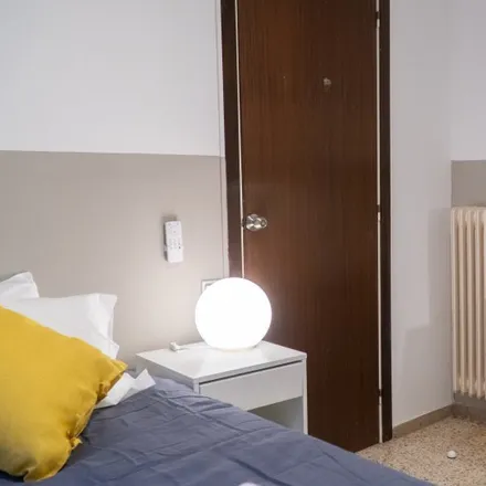 Rent this 4 bed room on Dancemotion in Carrer de Calàbria, 08001 Barcelona