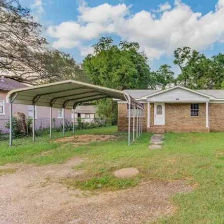 Buy this 3 bed house on 4244 West Jackson Street in Pensacola, FL 32505