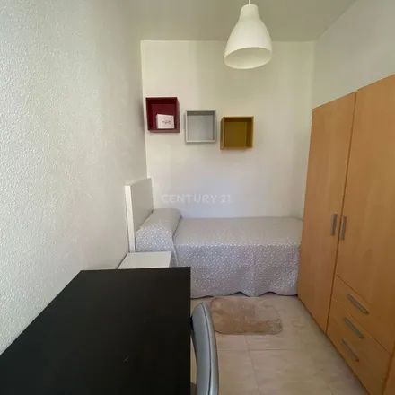 Rent this 2 bed apartment on Calle de Fernando Garrido in 5, 28015 Madrid