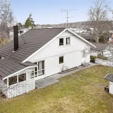 Rent this 2 bed room on Brantvägen in 175 39 Järfälla kommun, Sweden