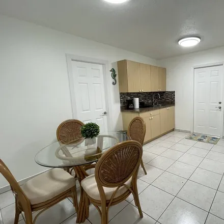 Rent this 2 bed apartment on Clewiston