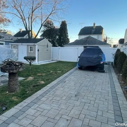 Image 4 - 36 Syracuse Street, Village of Williston Park, North Hempstead, NY 11596, USA - House for sale