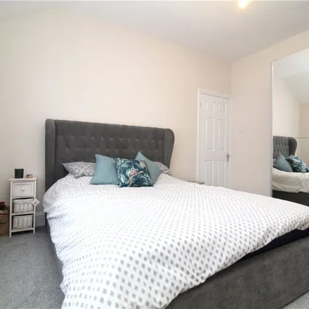 Rent this 3 bed apartment on 50 Lodge Road in London, CR0 2PH