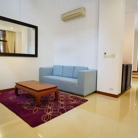 Rent this 1 bed apartment on Soi Sukhumvit 41 in Vadhana District, Bangkok 10110