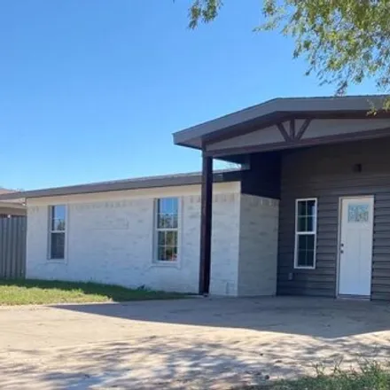 Buy this 3 bed house on 1662 East Maple Avenue in Midland, TX 79705